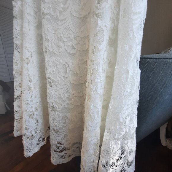 Fitted Torrid lace dress with flare skirt, fully lined, knee length, romantic - Picture 7 of 9